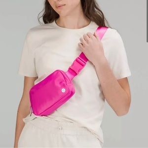 NWT Lululemon Everywhere Belt Bag Sonic Pink